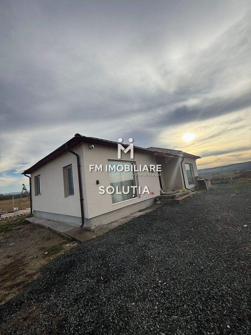 Casă modernă de vânzare în Coltău - Poză 11