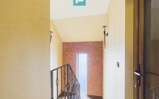 Casă spațioasă în Sântana - Poză 21