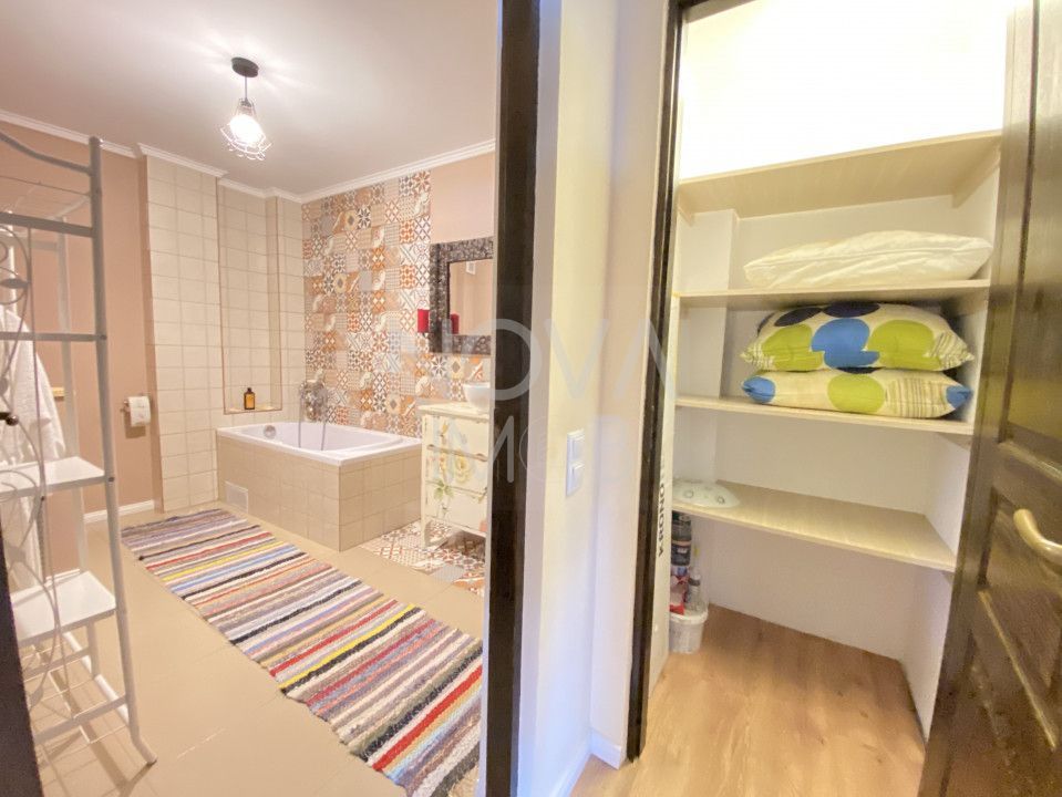 Apartament 3 camere, 2 bai, decomandat in Strand pentru inchiriat - Poză 6