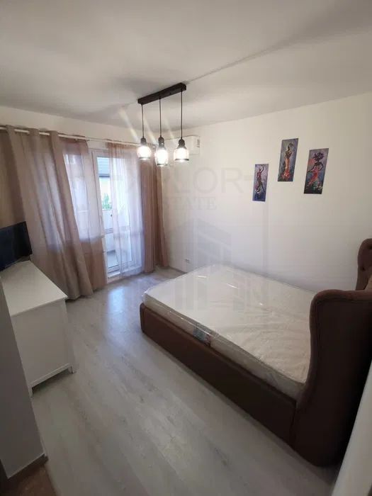 Garsoniera Apărătorii Patriei - centrala proprie - loc de parcare - Poză 1