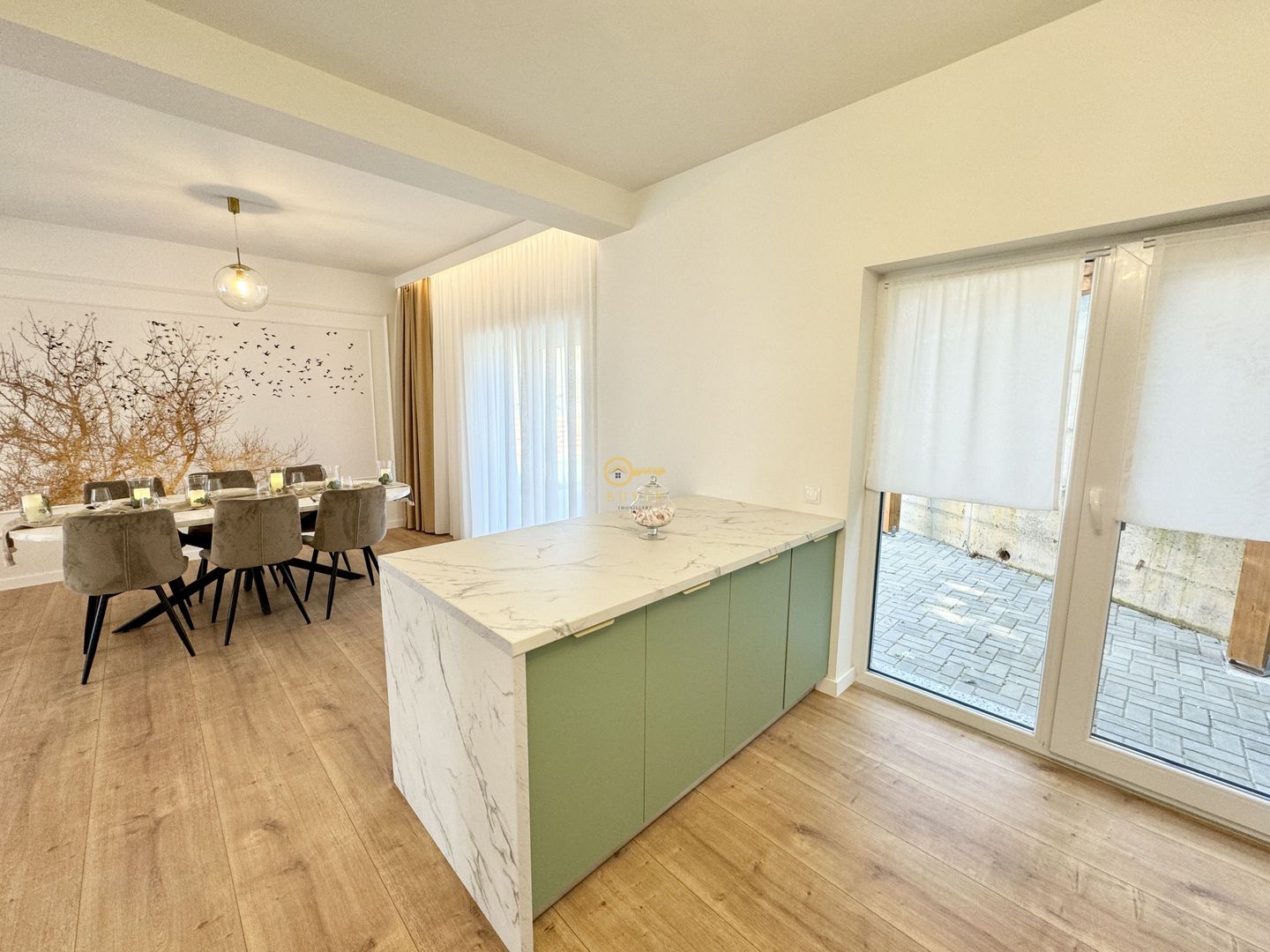 Casa noua, mobilata si utilata- Panorama catre munti- Teren 714mp - Poză 5