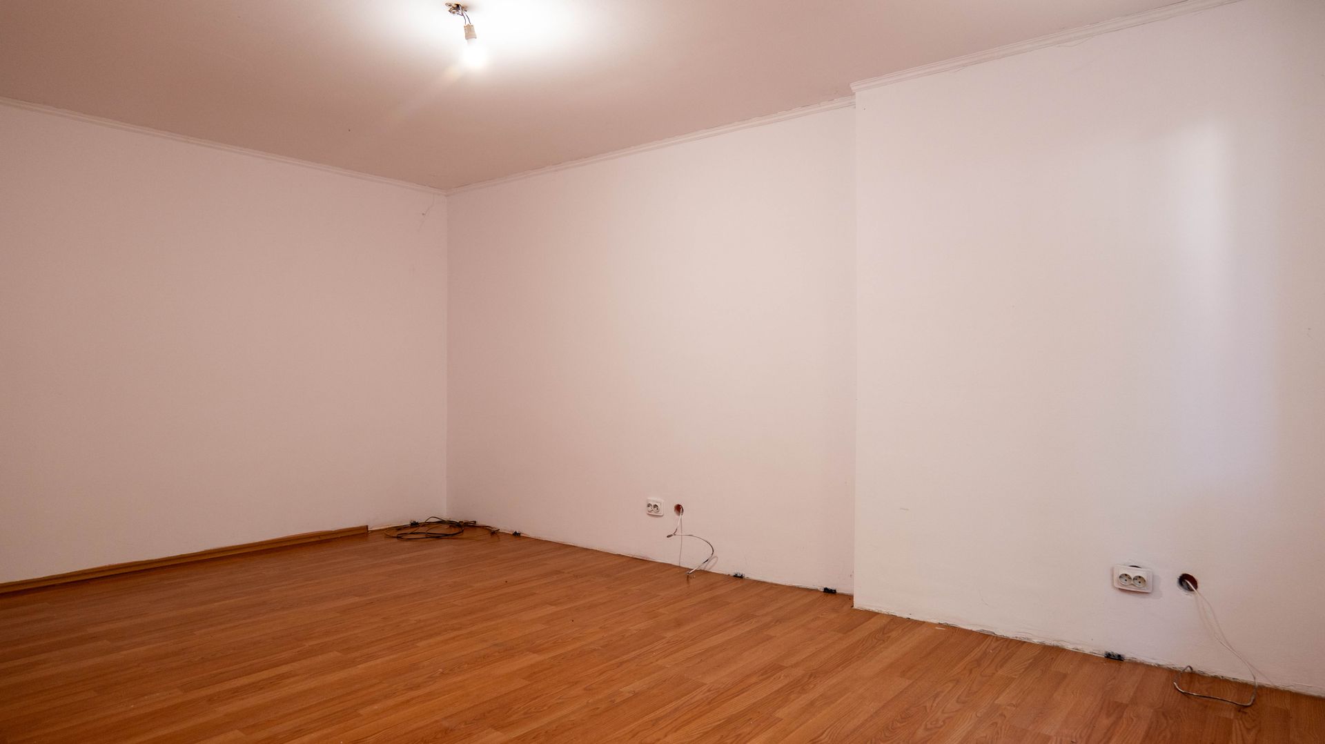 Casă de vânzare – 181 mp, 3 apartamente, 9 camere – București - Poză 10