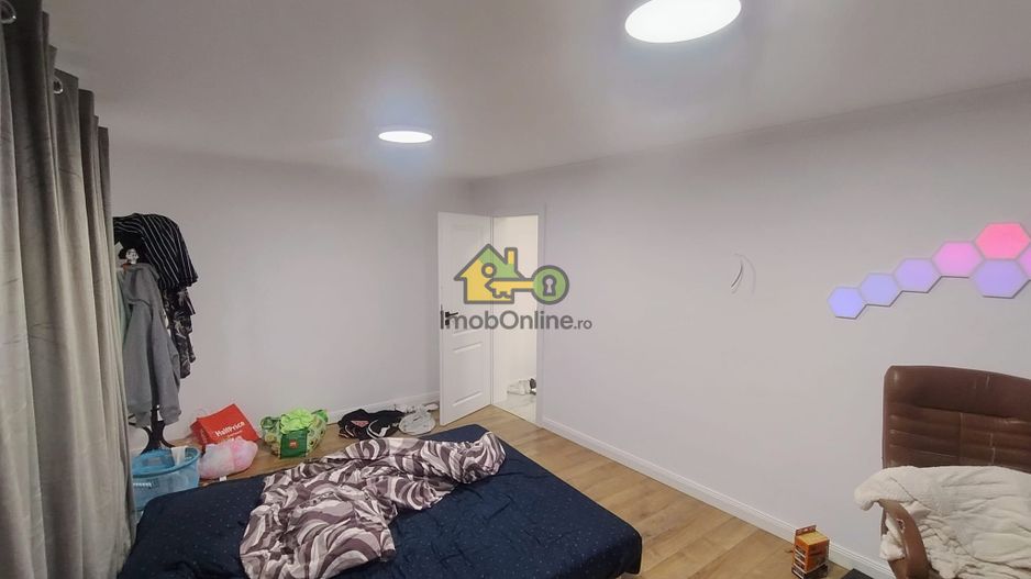 Vilă elegantă cu design luxos și grădină superb amenajată în Șag - Poză 21