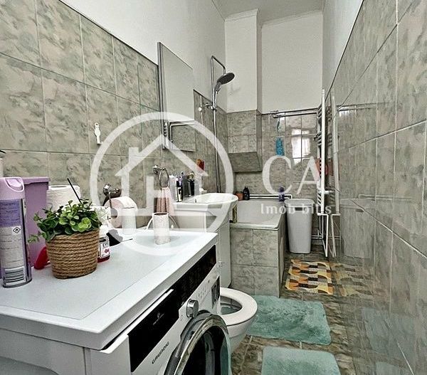 Apartament de vânzare la curte comună cu 3 camere, Ultracentral Oradea - Poză 11