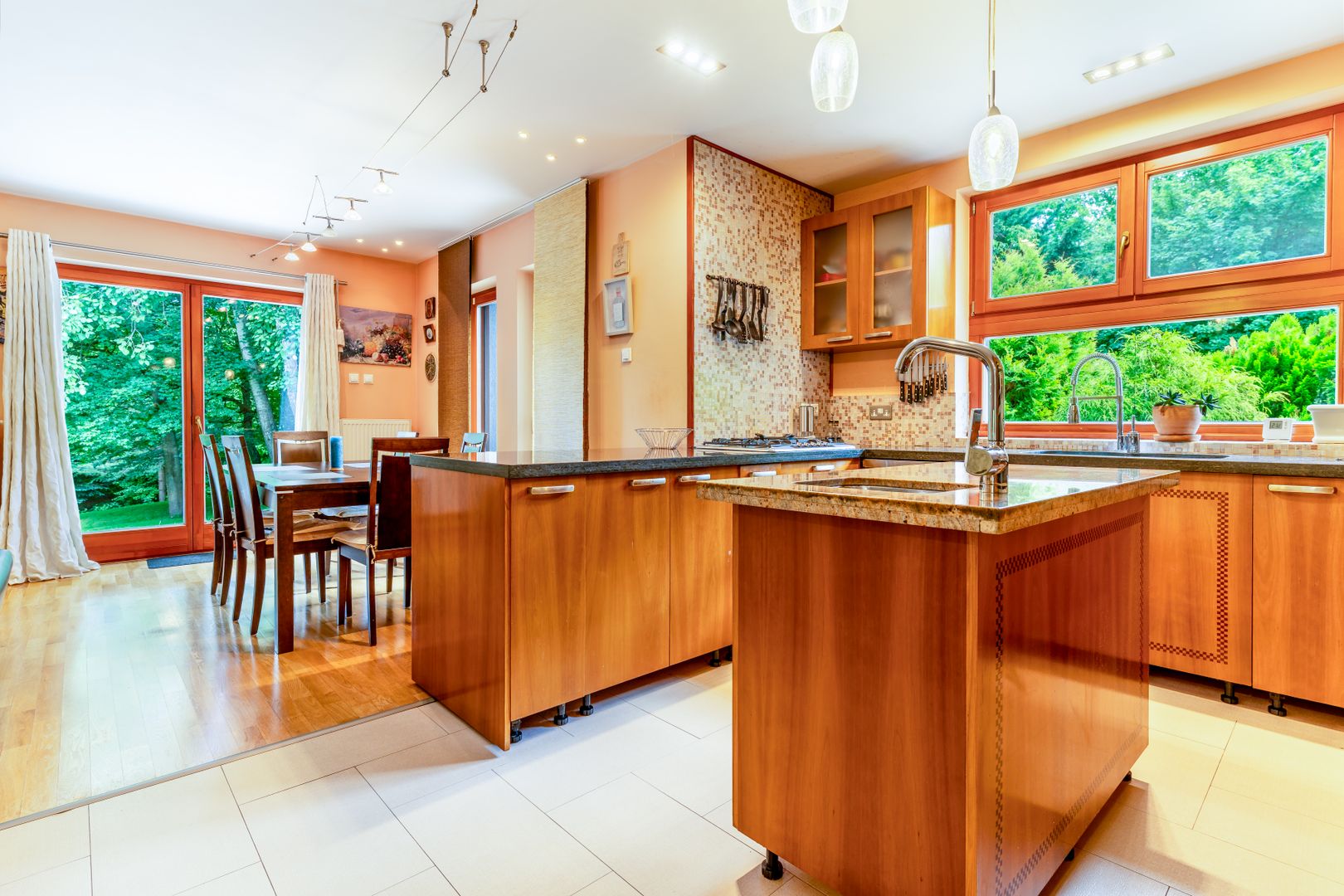 Casă / Vilă cu 6 camere de închiriat, tip estate, 0% comision - Poză 2