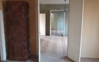 Casa zona centrala aproape de Universitate - Poză 2