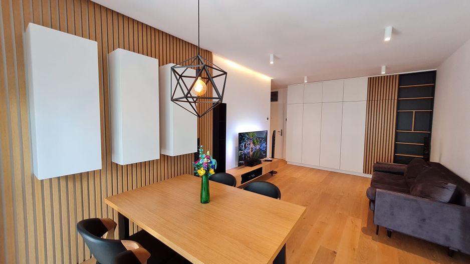 Lux si calitate la 5 minute de Piața Unirii - Poză 1