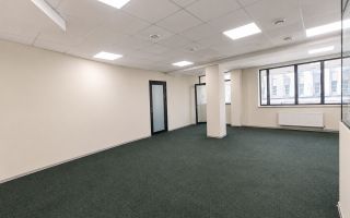 Chirie Birou. Centru, str Serghei Lazo 71 m.p - Poză 9