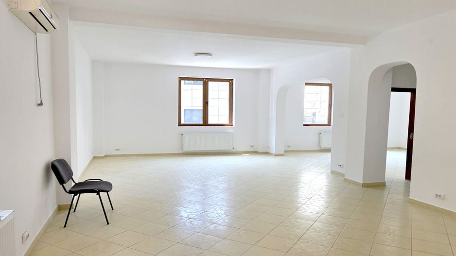 Delea Veche- Vila S+P+1E+Pod- 8 camere- 290 mp utili - Poză 1