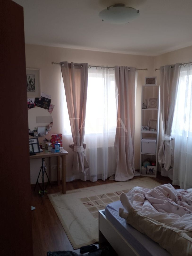 Apartament la casa, curte interioară,  foișor cu grill. - Poză 3