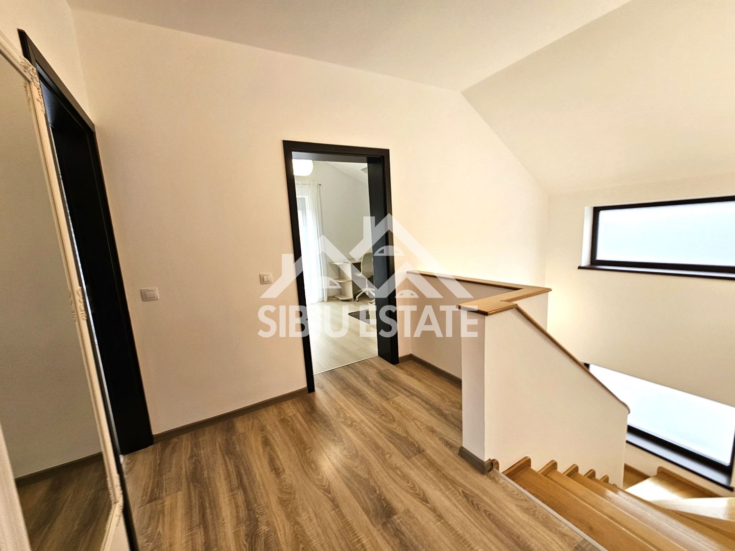 Casa individuala garaj pivnita curte mare - Poză 16