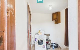 Casa în Cuvin la poalele dealului - Poză 11