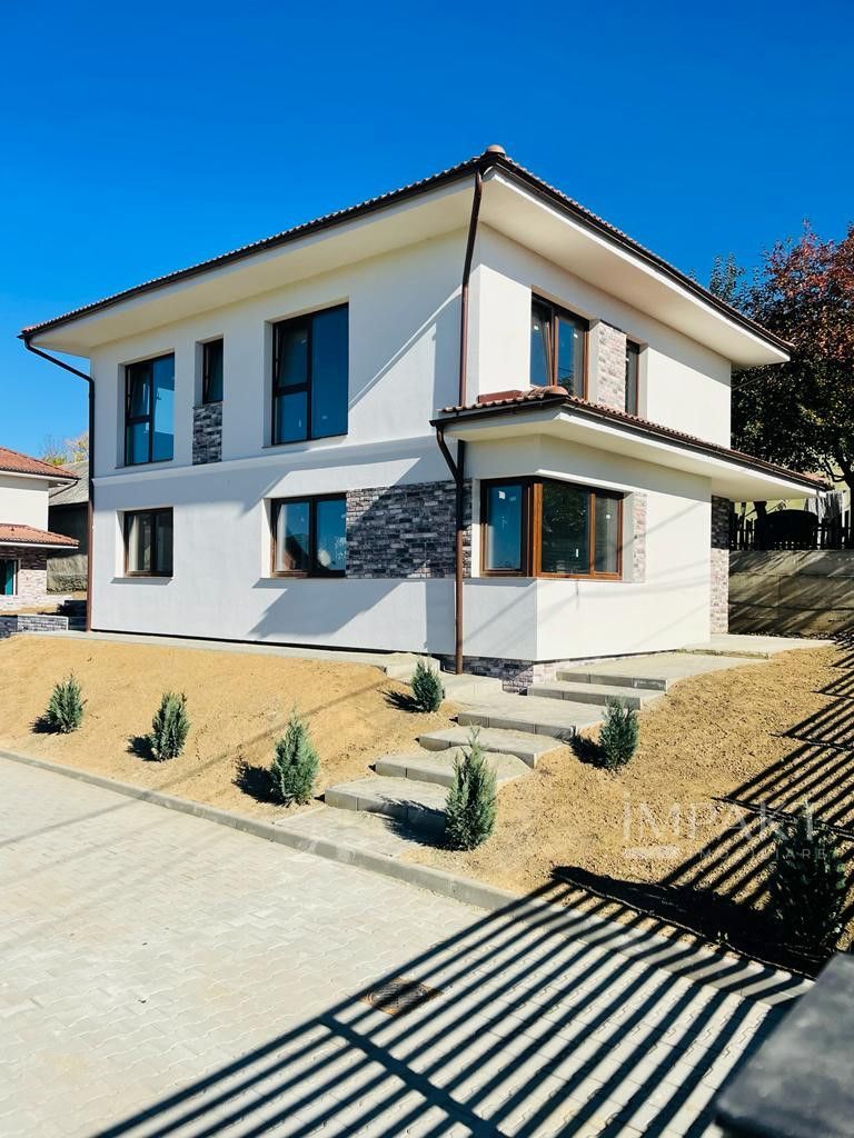 Ansamblu de 3 case la vanzare  in Chinteni! - Poză 1