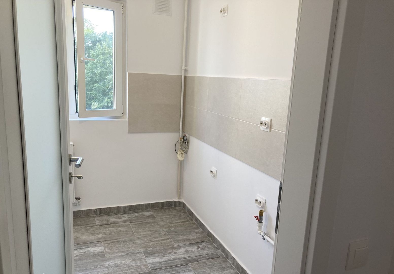 Apartament 2 camere renovat bloc reabilitat Drumul Taberei 34 - Poză 3