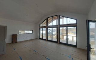 Vilă chalet modern cu perete panoramic de sticlă - Livezeni, Mureș - Poză 7