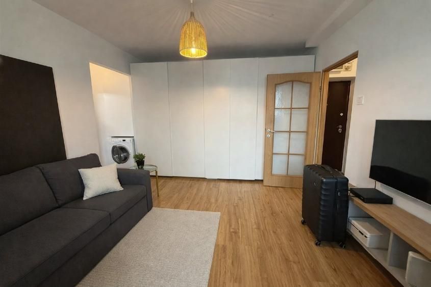 Apartament 2 camere Universitate, vedere panoramica, balcon,  2 min metrou - Poză 2