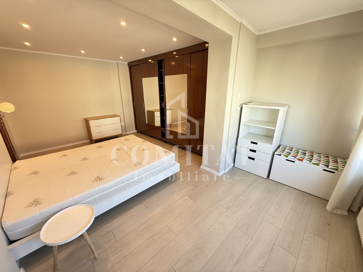 Apartament 2 camere | La cheie | Zonă ultracentrală-Piața M. Viteazul - Poză 2