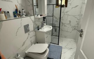 Central - Tg Cucu bloc tip Vila - 2 camere Decomandat RENOVAT 60mp - Poză 4