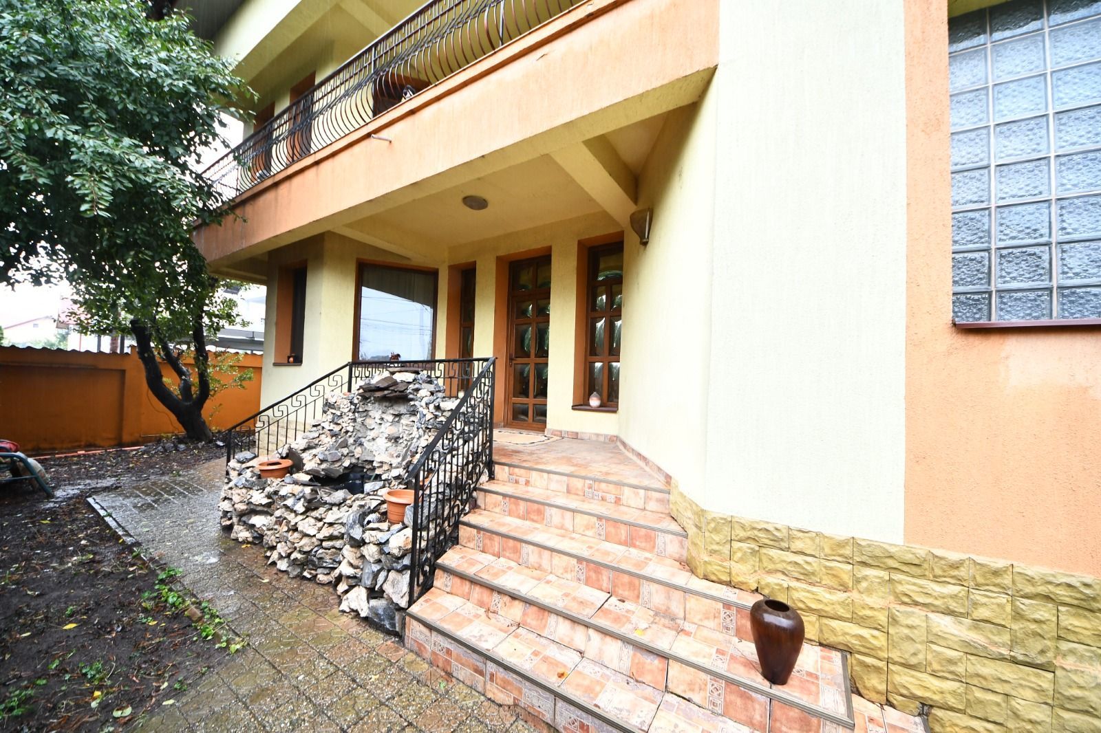 Vila spatioasa, constructie solida, zona micro 17 – Galati - Poză 32