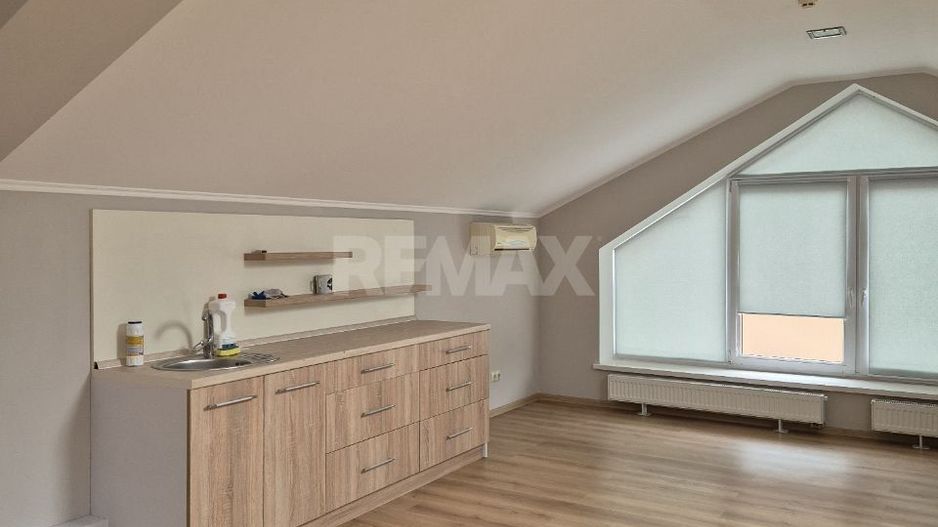 Spațiu comercial cu 6 camere de închiriat în Centru, Chișinău - Poză 11