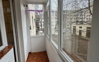 Apartament cu doua camere decomandat - Poză 5