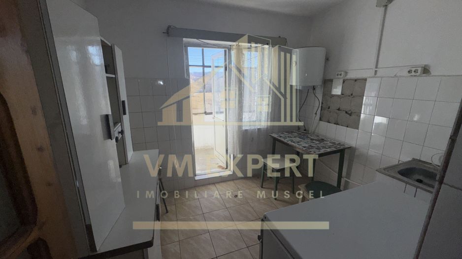 APARTAMENT 3 CAMERE ETAJ 2 CAMPULUNG CARTIER GRADISTE - Poză 5