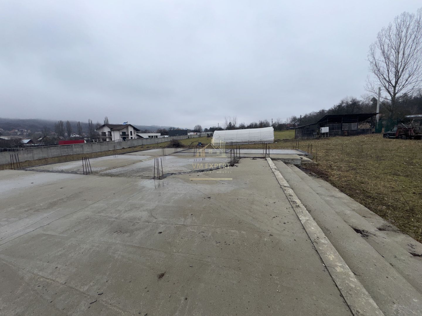 TEREN INTRAVILAN 2200 MP CAMPULUNG ARGES - Poză 13