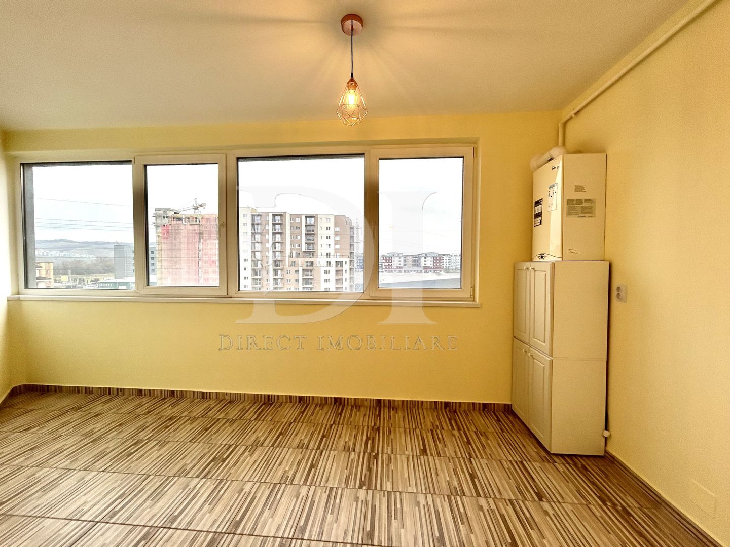 Apartament 3 camere, de vanzare  in Zona BMW / Floresti - Poză 3