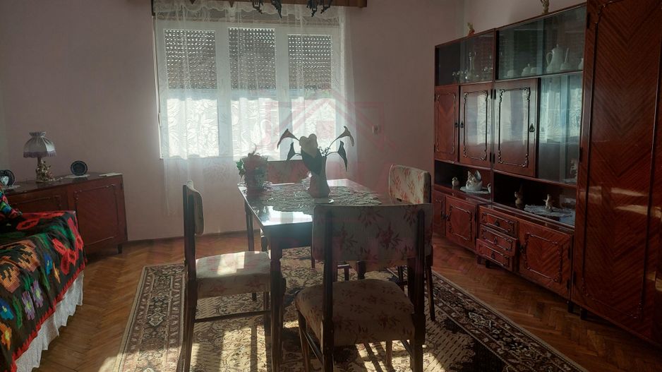 CASĂ 5 CAMERE\ OȚELU-ROȘU\ZONA CIREȘA \ COMISION 0% - Poză 1