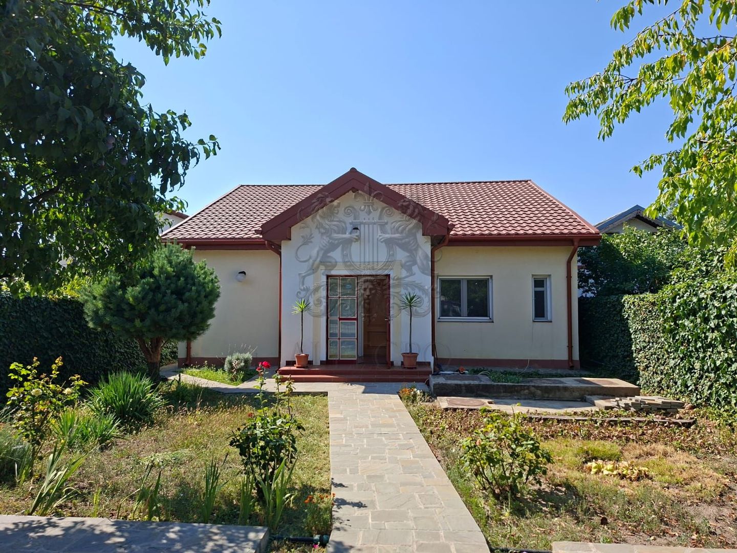 Vanzare | Casa | Otopeni Fermei | 2 Parcari | Curte libera 300 mp - Poză 1