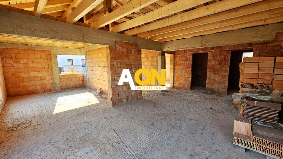 Casa semifinisata, 4 camere, 2 bai, 448 mp teren, zona Alba - Micesti - Poză 4