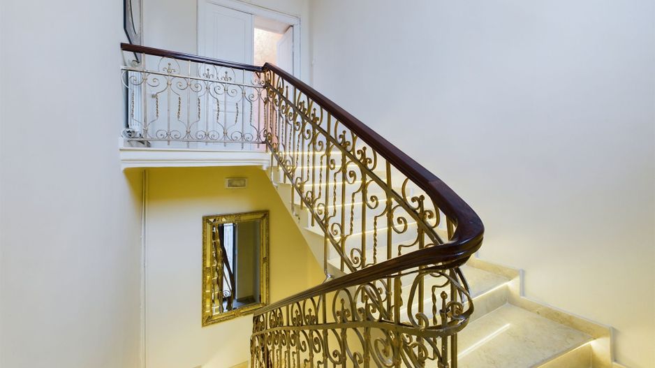 Apartament Central Renovat – Spațiu Generos la Piața Unirii - Poză 2