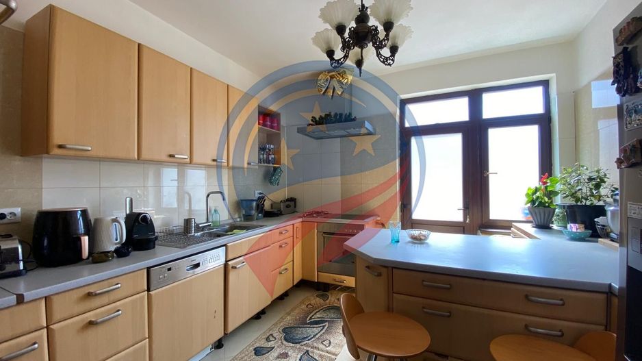 CASA DEOSEBITA APROAPE DE PROMENADA IN EUROCARTIER - Poză 6