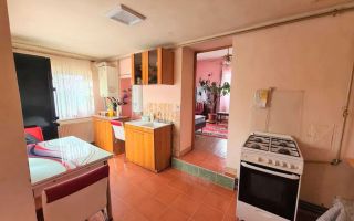 Casă cu teren generos 752 mp - ideală pentru locuință sau dezvoltare. - Poză 3