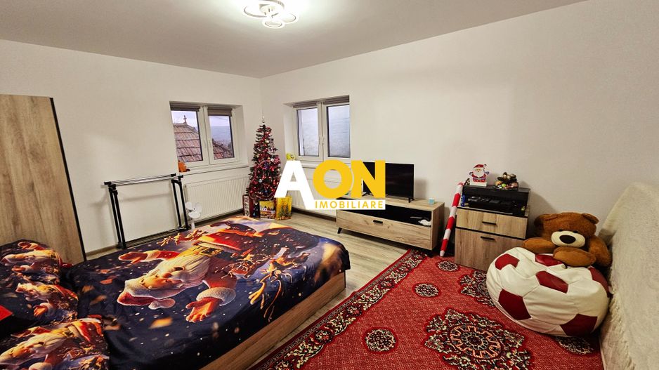 Casa cu doua corpuri, 5 camere, 1580 mp teren, Dealul Furcilor - Poză 13