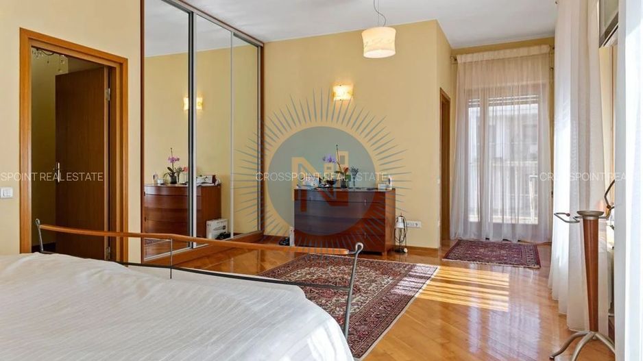 Apartament in vila Capitale plus Demisol - Poză 12