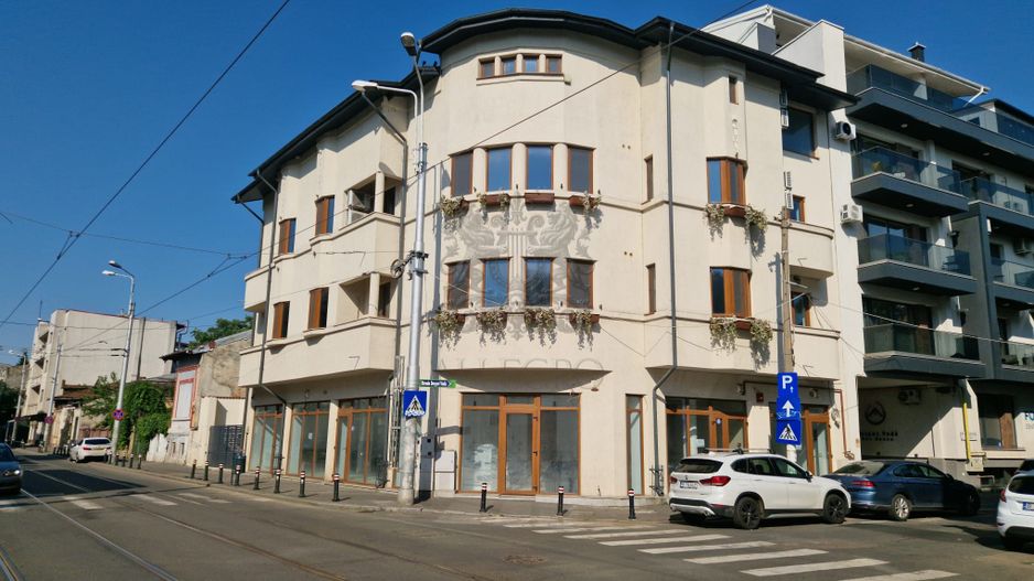Vanzare | Cladire Multifunctionala | Strada Viitorului | Eminescu - Poză 1