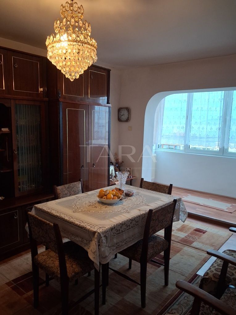 Apartament 3 camere decomandate, zona Piața Zorilor. - Poză 1