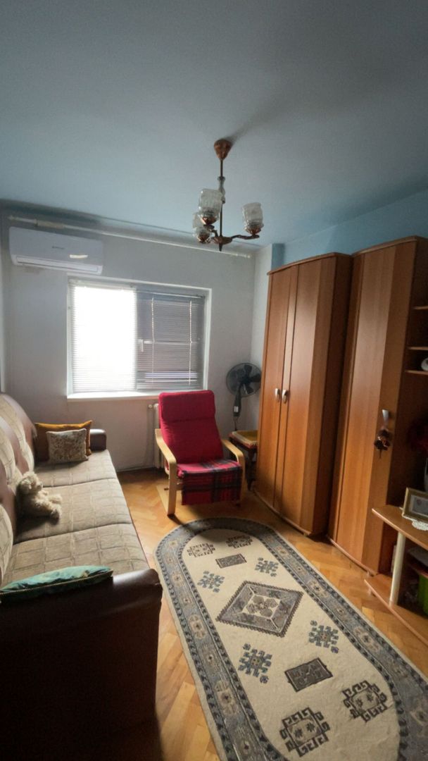 Apartament cu 4 camere de vanzare in Blaj - Poză 1