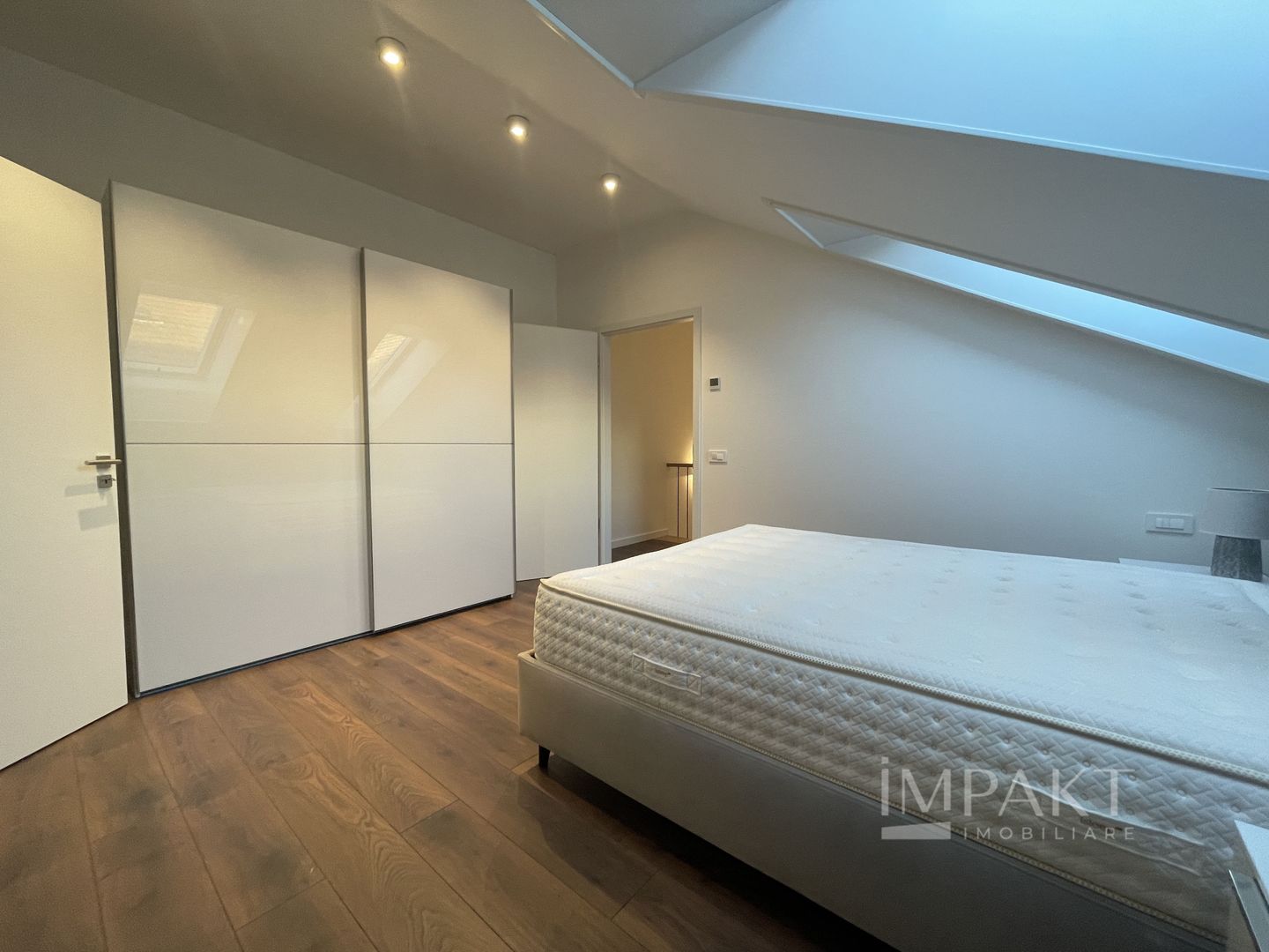 Casă de închiriat cu finisaje de excepție în Zona Semicentrală - Poză 9