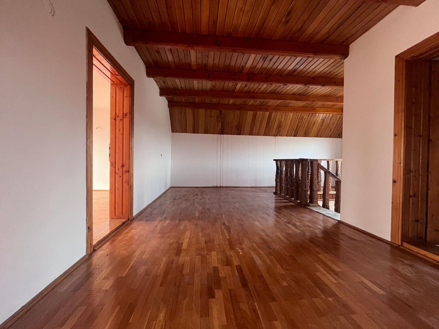 Vanzare casă spațioasă cu teren generos în Cândești Vale–jud Dambovita - Poză 10