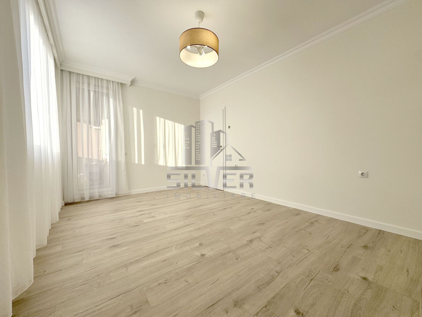 Apartament cu 4 camere /85.5mp/zona Sub Cetate. - Poză 10