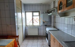 Apartament 3 camere, decomandat, ultracentral, perioada lunga, Campina - Poză 2