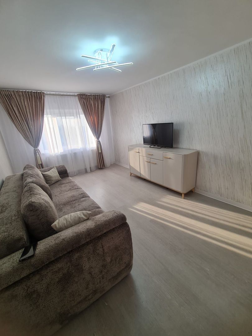 De vanzare apartament apartament cu 2 camere,  Micro 16, etaj 4, 72.000 E - Poză 1