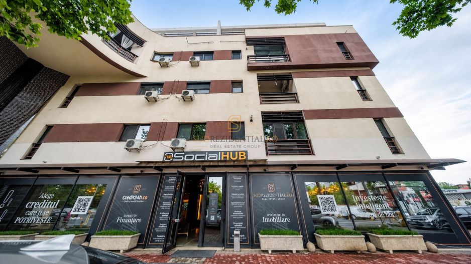 Apartament 3 camere, complet mobilat, decomandat, etaj intermediar - Poză 3