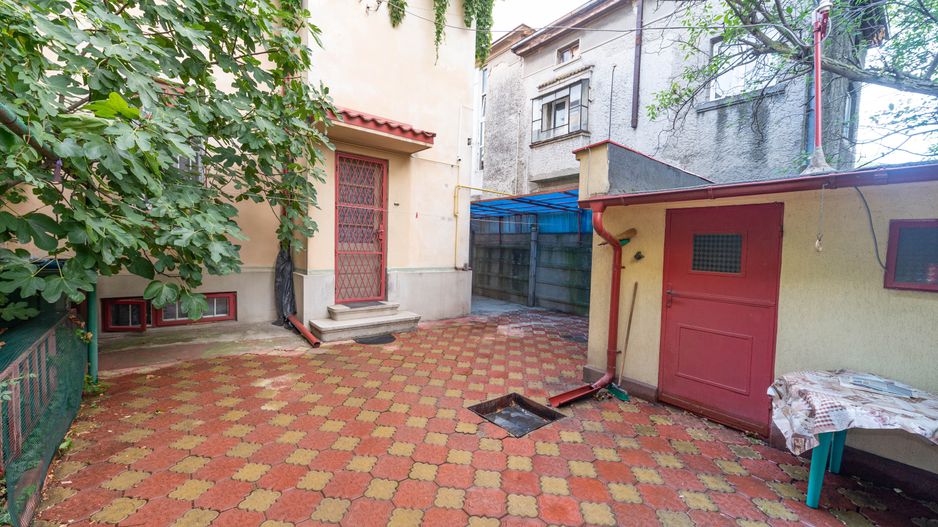 Casa de vanzare, 138 mpu, 244 teren, curte, garaj, Cartierul Domenii - Poză 27