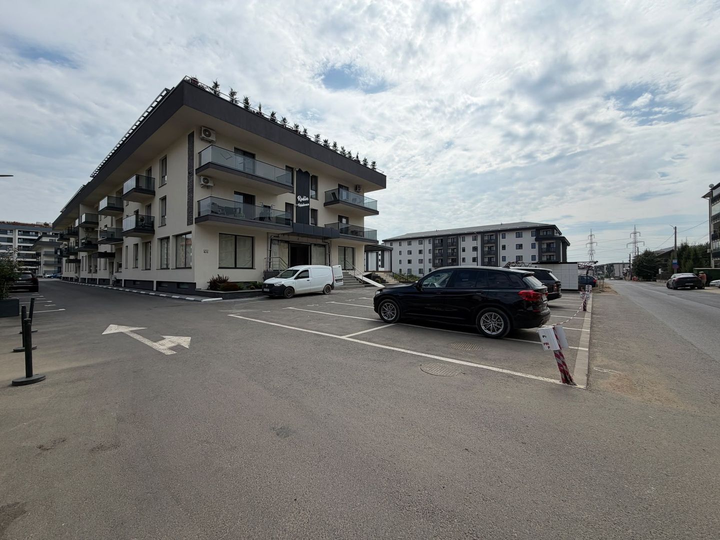 AP. 2 CAMERE -  MUTARE IMEDIATA, PARCARE+BOXA INCLUSE, COMISION 0% - Poză 3
