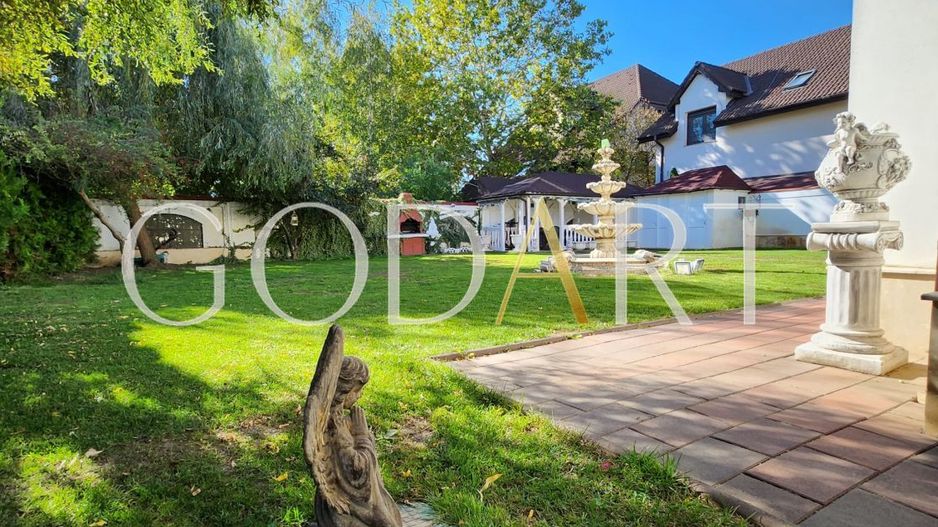 Resedinta exclusivista | Curte generoasa | Erou Iancu Nicolae - Poză 4