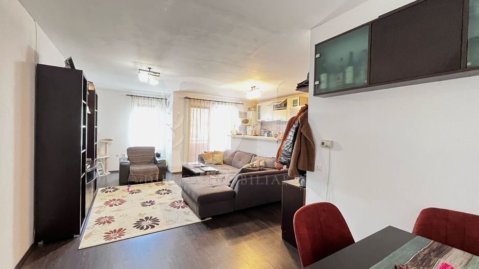 Apartament de 3 camere | de vanzare | Parcare inclusa - Poză 3