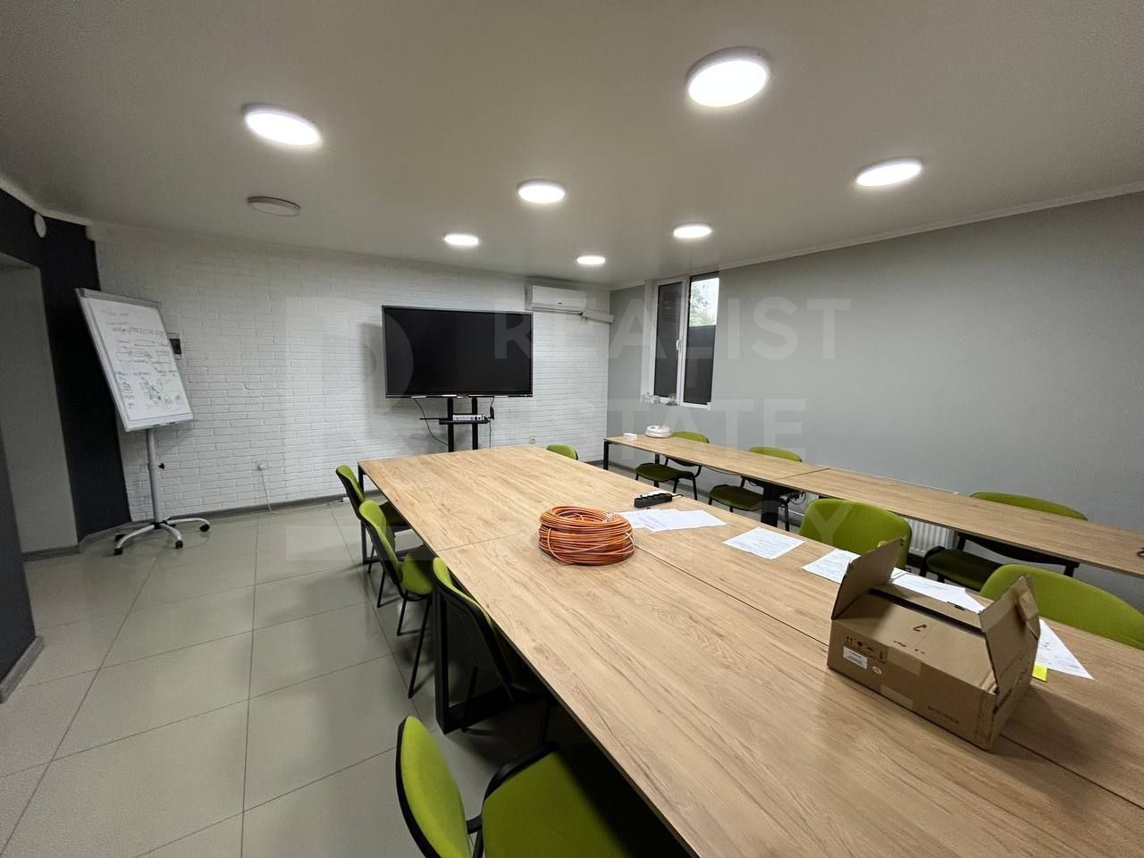 Vânzare, spațiu comercial, 370 mp, str. Mihai Viteazul, Bălți - Poză 2